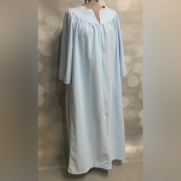 Vandemere Intimates & Sleepwear Vintage Vandemere